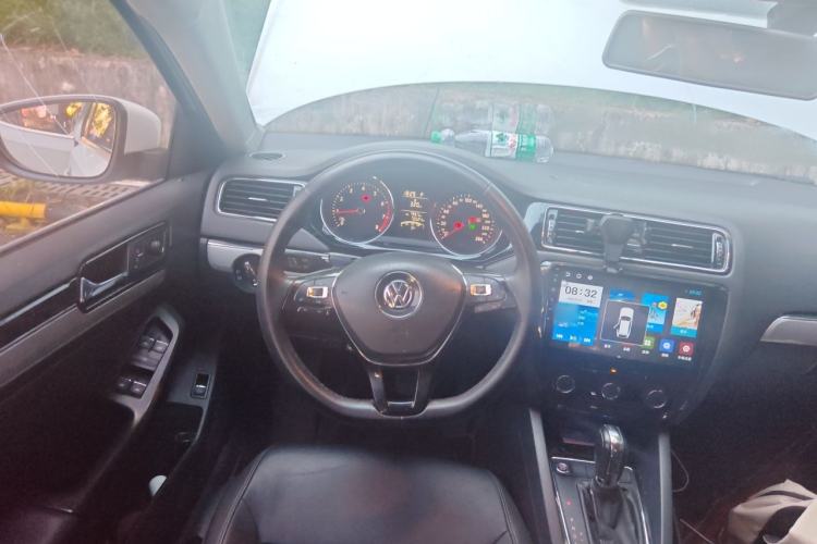 Used Volkswagen Sagitar 2017 1.6L Automatic Comfort Model Steering Wheel