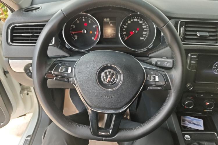 Used Volkswagen Sagitar 2017 1.6L Manual Comfort Model Steering Wheel