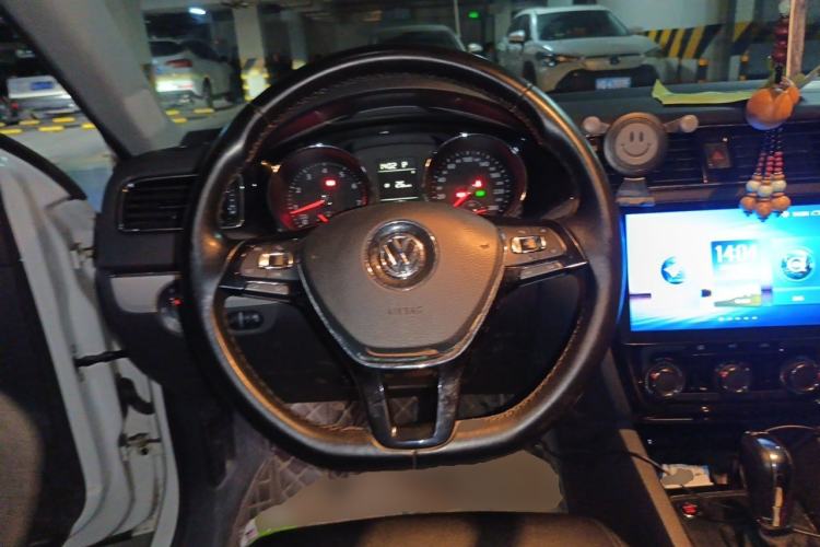 Used Volkswagen Sagitar 2017 230TSI Automatic Comfort Version Steering Wheel