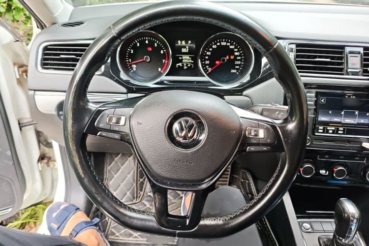 Used Volkswagen Sagitar 2017 1.6L Automatic Comfort Model Steering Wheel