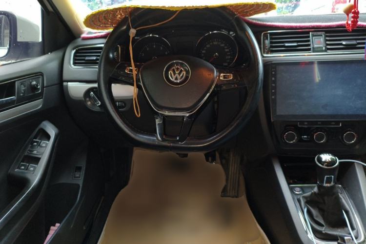 Used Volkswagen Sagitar 2017 1.6L Manual Comfort Model Steering Wheel
