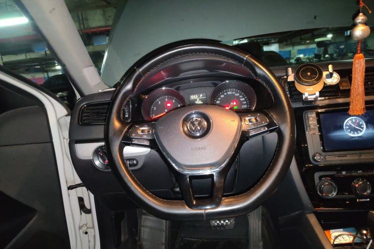 Used Volkswagen Sagitar 2017 1.6L Automatic Comfort Model Steering Wheel