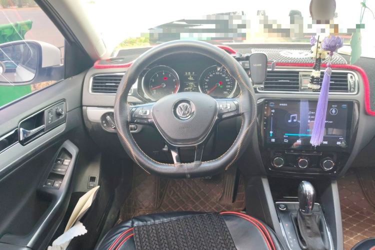 Used Volkswagen Sagitar 2017 1.6L Automatic Comfort Model Steering Wheel