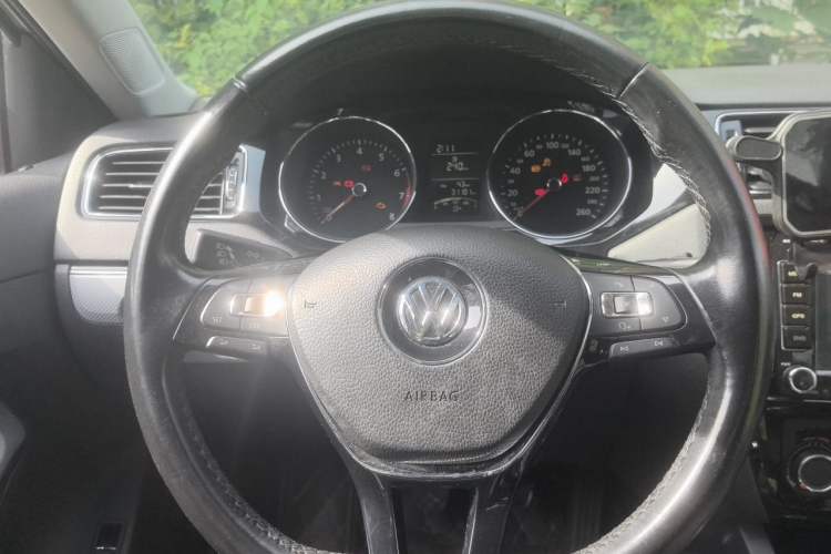 Used Volkswagen Sagitar 2017 1.6L Manual Comfort Model Steering Wheel