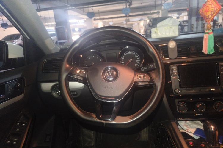 Used Volkswagen Sagitar 2017 1.6L Automatic Comfort Model Steering Wheel
