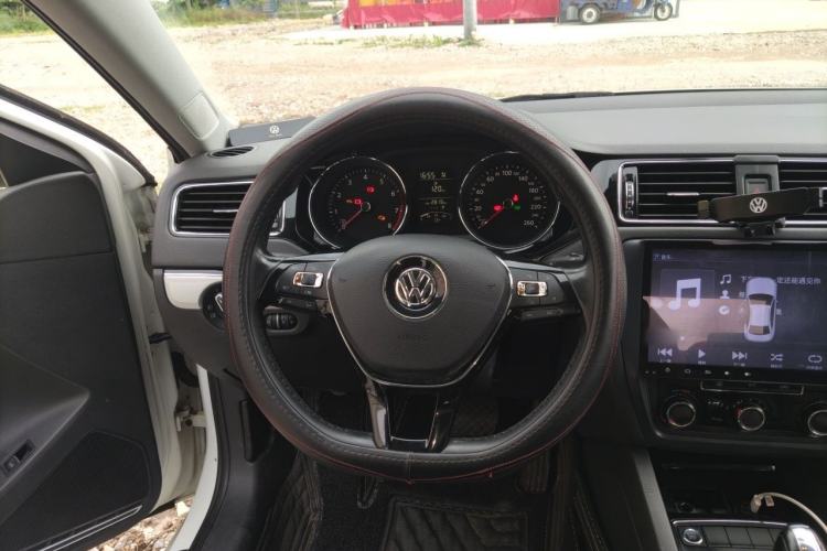 Used Volkswagen Sagitar 2017 1.6L Automatic Comfort Model Steering Wheel