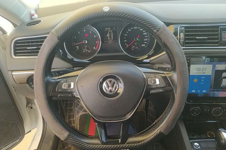 Used Volkswagen Sagitar 2017 230TSI Automatic Luxury Edition Steering Wheel