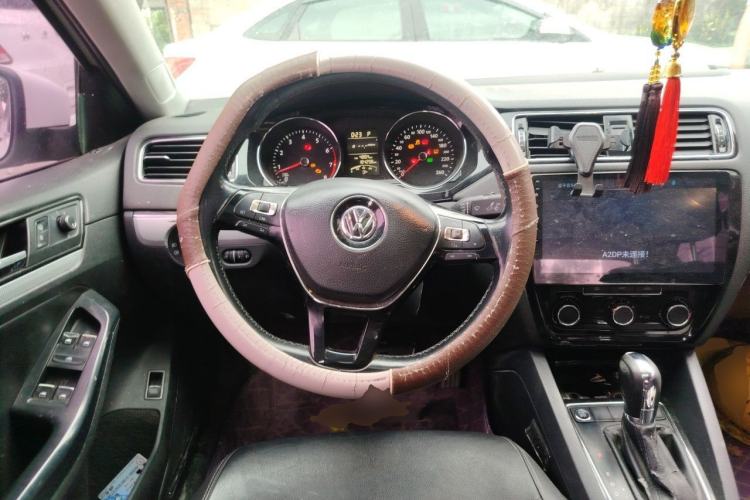 Used Volkswagen Sagitar 2017 1.6L Automatic Comfort Model Steering Wheel