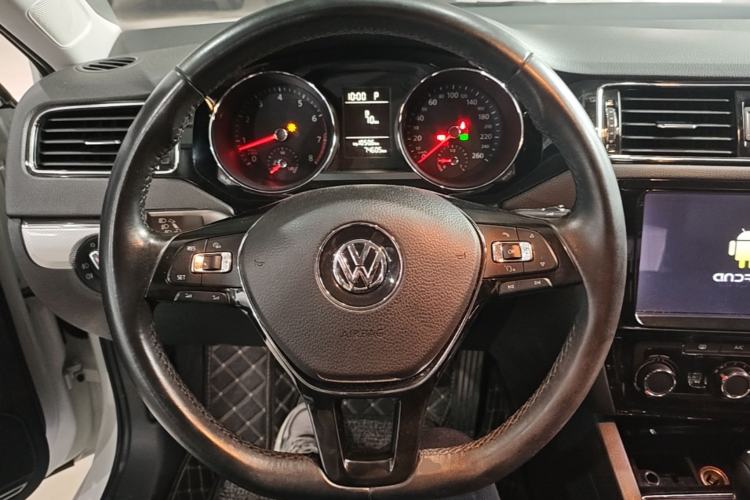 Used Volkswagen Sagitar 2017 230TSI Automatic Comfort Version Steering Wheel