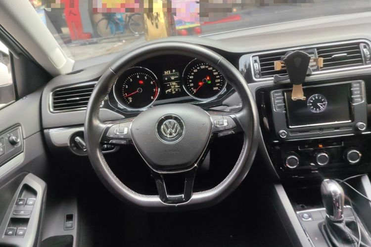 Used Volkswagen Sagitar 2017 1.6L Automatic Comfort Model Steering Wheel