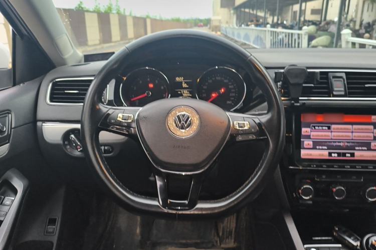 Used Volkswagen Sagitar 2017 1.6L Manual Comfort Model Steering Wheel