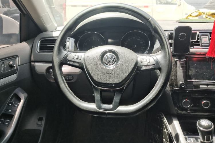 Used Volkswagen Sagitar 2017 1.6L Manual Comfort Model Steering Wheel