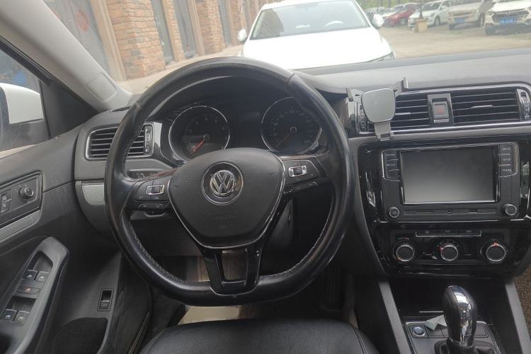 Used Volkswagen Sagitar 2017 1.6L Automatic Comfort Model Steering Wheel