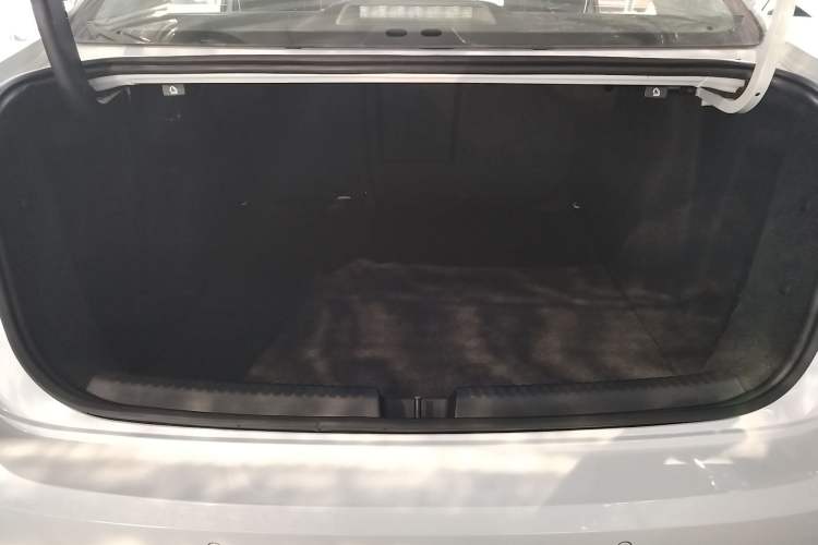 Used Volkswagen Sagitar 2017 230TSI Automatic Luxury Edition Trunk