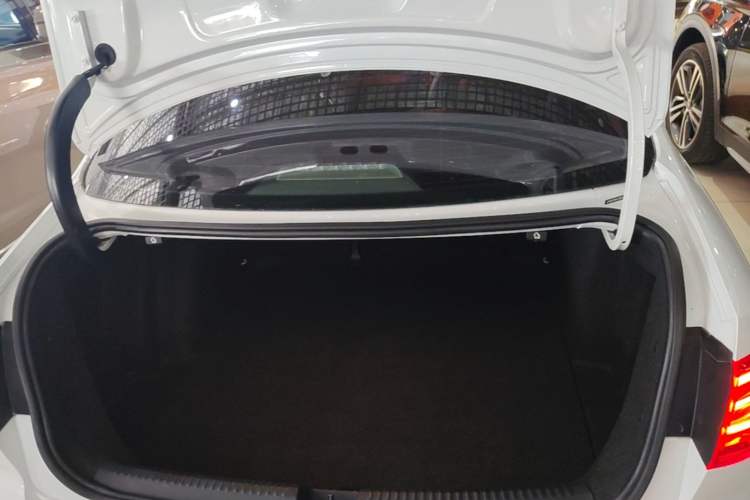 Used Volkswagen Sagitar 2017 1.6L Automatic Comfort Model Trunk