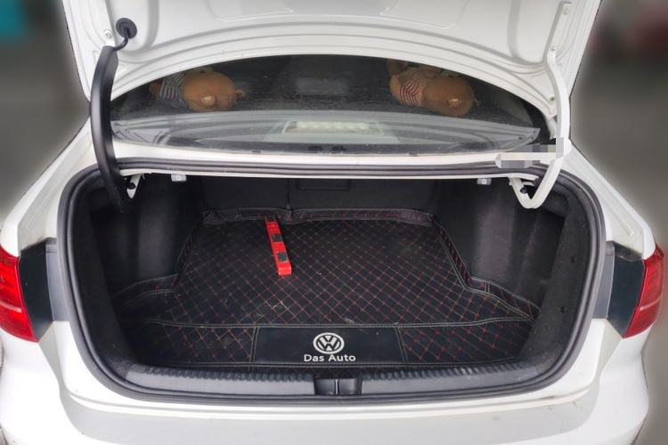 Used Volkswagen Sagitar 2017 230TSI Automatic Comfort Version Trunk