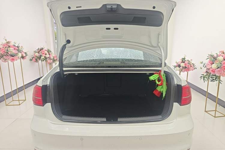 Used Volkswagen Sagitar 2017 1.6L Automatic Comfort Model Trunk
