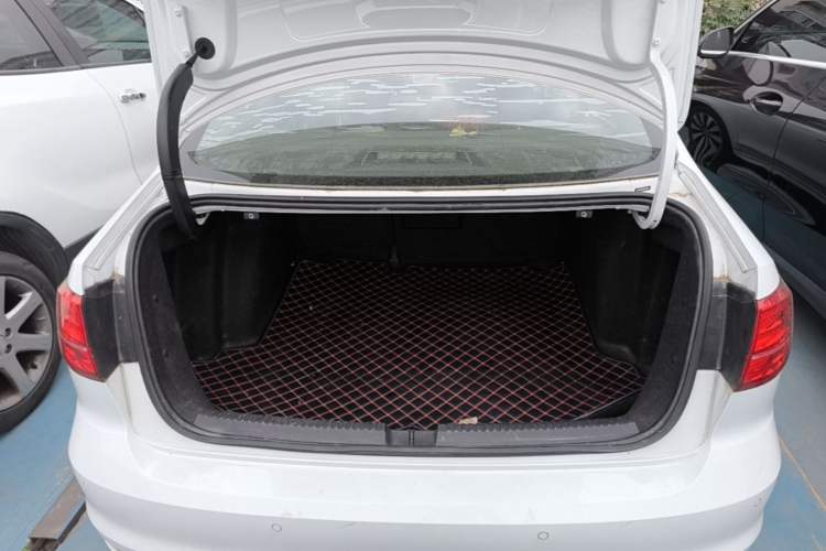 Used Volkswagen Sagitar 2017 230TSI Automatic Comfort Version Trunk