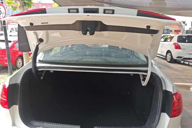 Used Volkswagen Sagitar 2017 1.6L Manual Comfort Model Trunk