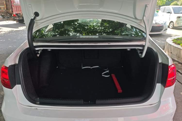 Used Volkswagen Sagitar 2017 1.6L Automatic Comfort Model Trunk