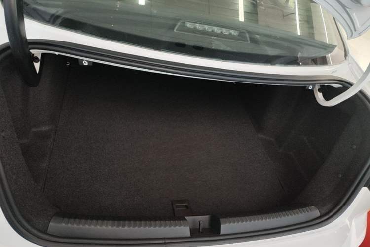 Used Volkswagen Sagitar 2017 1.6L Automatic Comfort Model Trunk