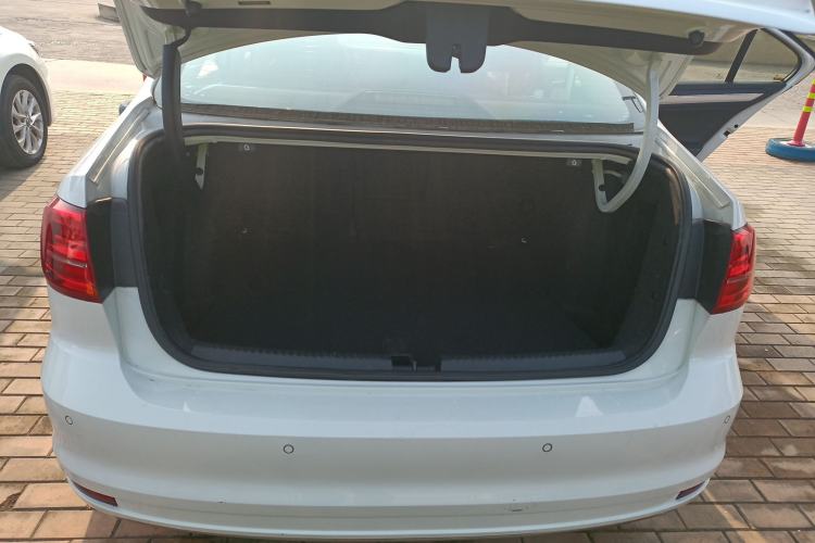 Used Volkswagen Sagitar 2017 1.6L Automatic Comfort Model Trunk