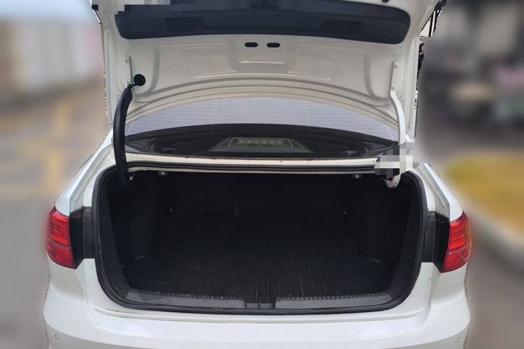 Used Volkswagen Sagitar 2017 1.6L Manual Comfort Model Trunk