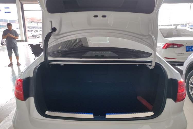 Used Volkswagen Sagitar 2017 230TSI Automatic Comfort Version Trunk