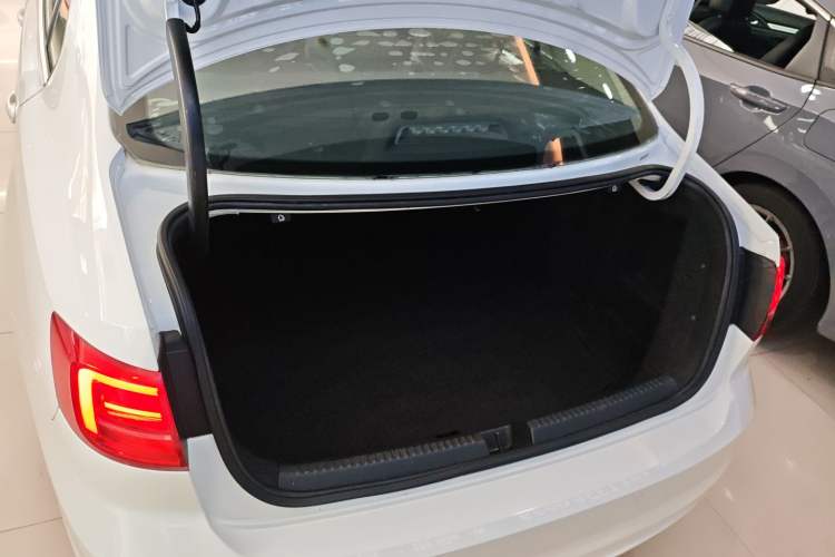 Used Volkswagen Sagitar 2017 230TSI Automatic Comfort Version Trunk