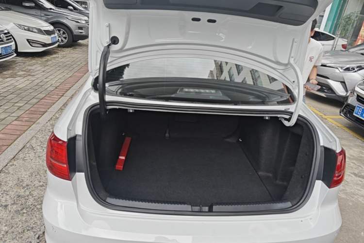 Used Volkswagen Sagitar 2017 230TSI Automatic Comfort Version Trunk