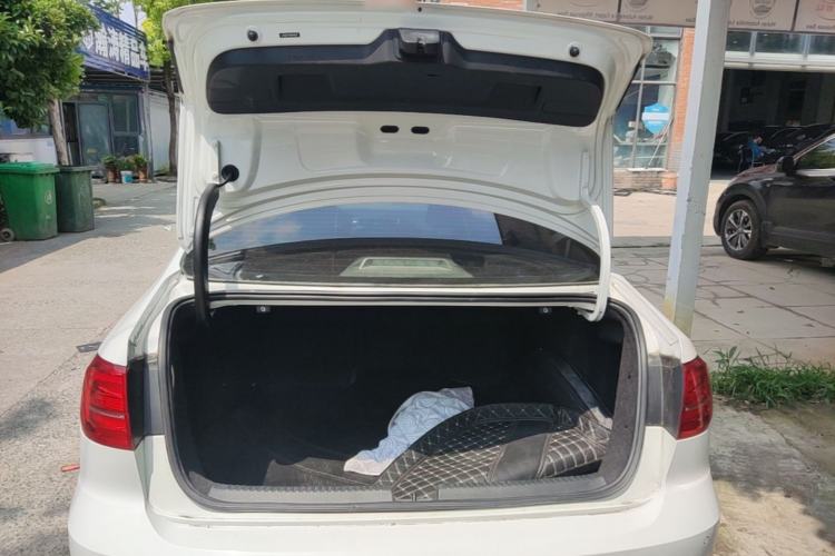 Used Volkswagen Sagitar 2017 230TSI Automatic Comfort Version Trunk