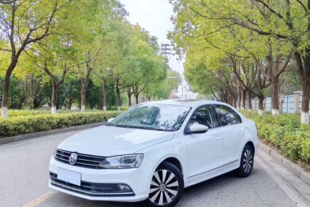 Used Volkswagen Sagitar 2017 180TSI Automatic Luxury Edition