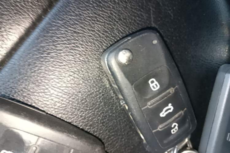 Used Volkswagen Sagitar 2017 230TSI Automatic Comfort Version Vehicle Key