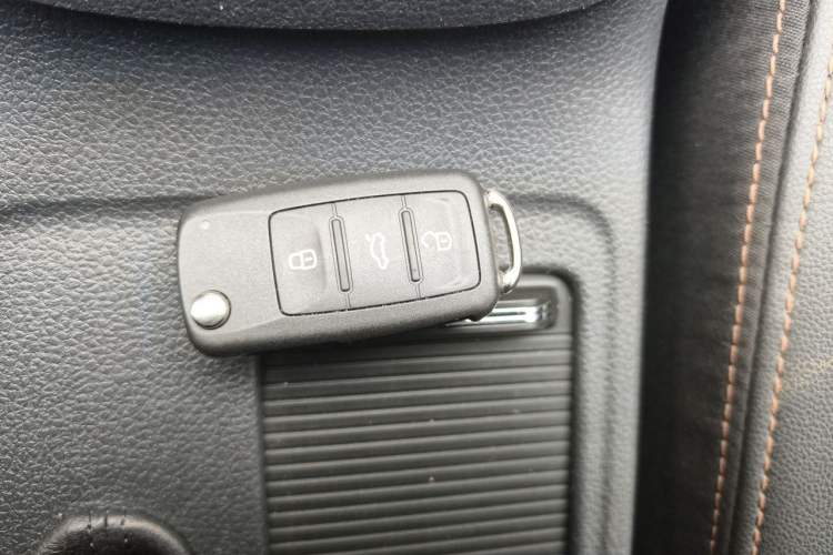 Used Volkswagen Sagitar 2017 230TSI Automatic Luxury Edition Vehicle Key