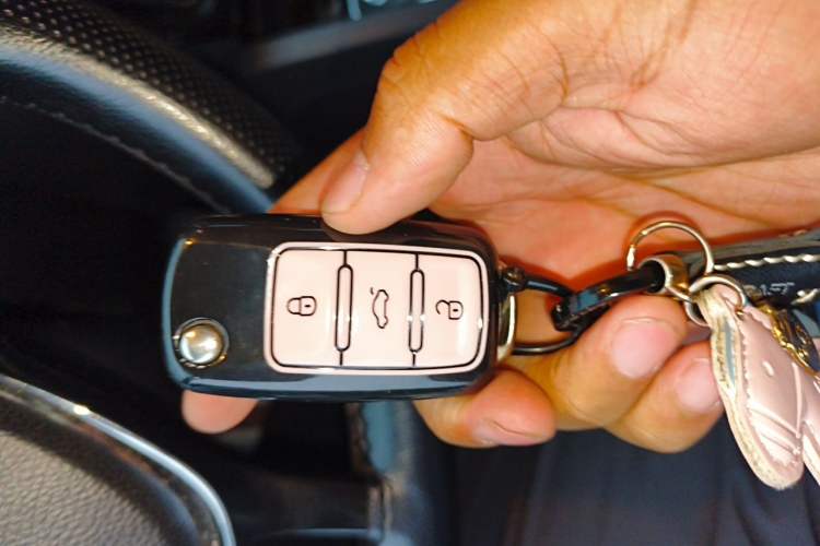 Used Volkswagen Sagitar 2017 230TSI Automatic Comfort Version Vehicle Key
