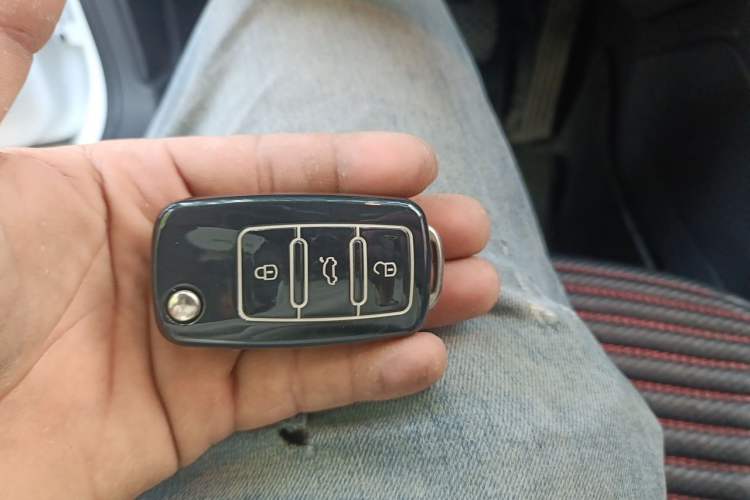 Used Volkswagen Sagitar 2017 230TSI Automatic Comfort Version Vehicle Key