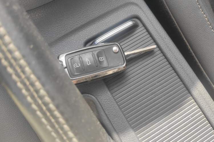 Used Volkswagen Sagitar 2017 1.6L Automatic Comfort Model Vehicle Key