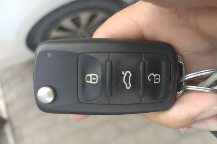 Used Volkswagen Sagitar 2017 230TSI Automatic Comfort Version Vehicle Key