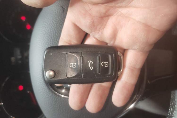 Used Volkswagen Sagitar 2017 1.6L Manual Comfort Model Vehicle Key