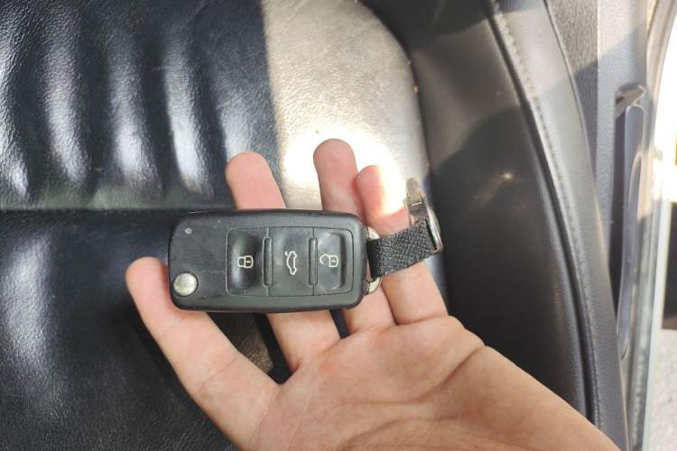Used Volkswagen Sagitar 2017 1.6L Manual Comfort Model Vehicle Key