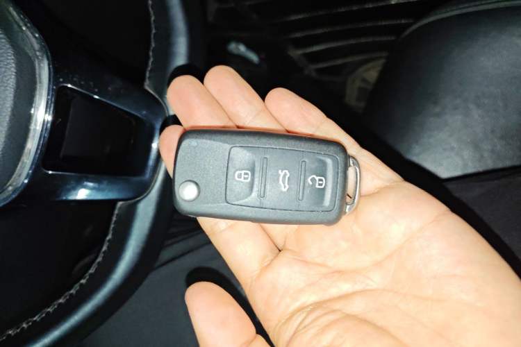Used Volkswagen Sagitar 2017 1.6L Automatic Comfort Model Vehicle Key