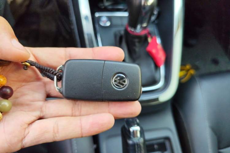 Used Volkswagen Sagitar 2017 230TSI Automatic Comfort Version Vehicle Key