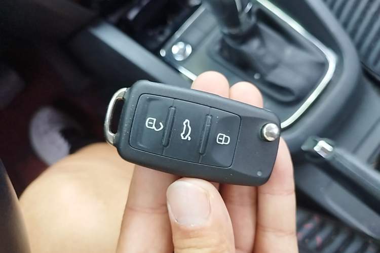 Used Volkswagen Sagitar 2017 1.6L Automatic Comfort Model Vehicle Key