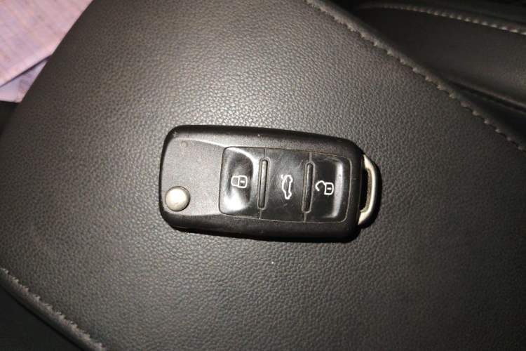 Used Volkswagen Sagitar 2017 230TSI Automatic Comfort Version Vehicle Key