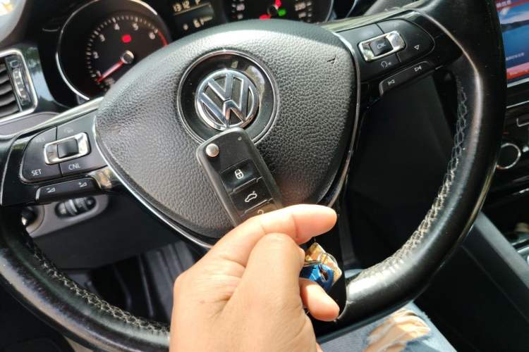 Used Volkswagen Sagitar 2017 230TSI Automatic Comfort Version Vehicle Key