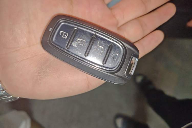 Used Volkswagen Sagitar 2017 230TSI Automatic Comfort Version Vehicle Key