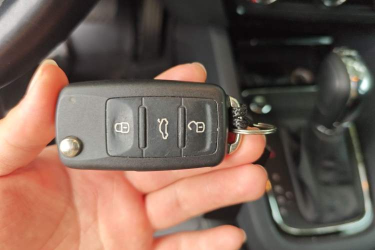 Used Volkswagen Sagitar 2017 230TSI Automatic Comfort Version Vehicle Key