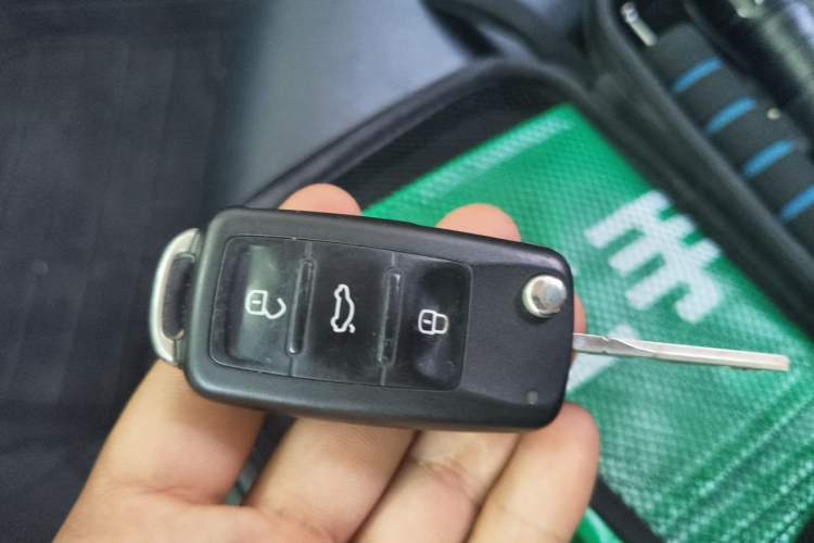 Used Volkswagen Sagitar 2017 230TSI Automatic Comfort Version Vehicle Key