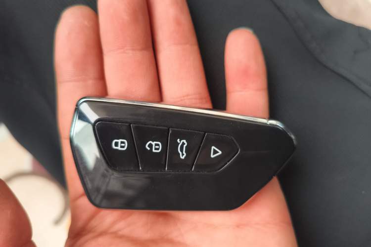 Used Volkswagen Sagitar 2017 1.6L Automatic Comfort Model Vehicle Key