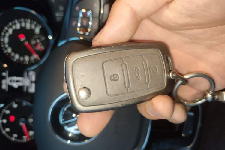 Used Volkswagen Sagitar 2017 230TSI Automatic Luxury Edition Vehicle Key